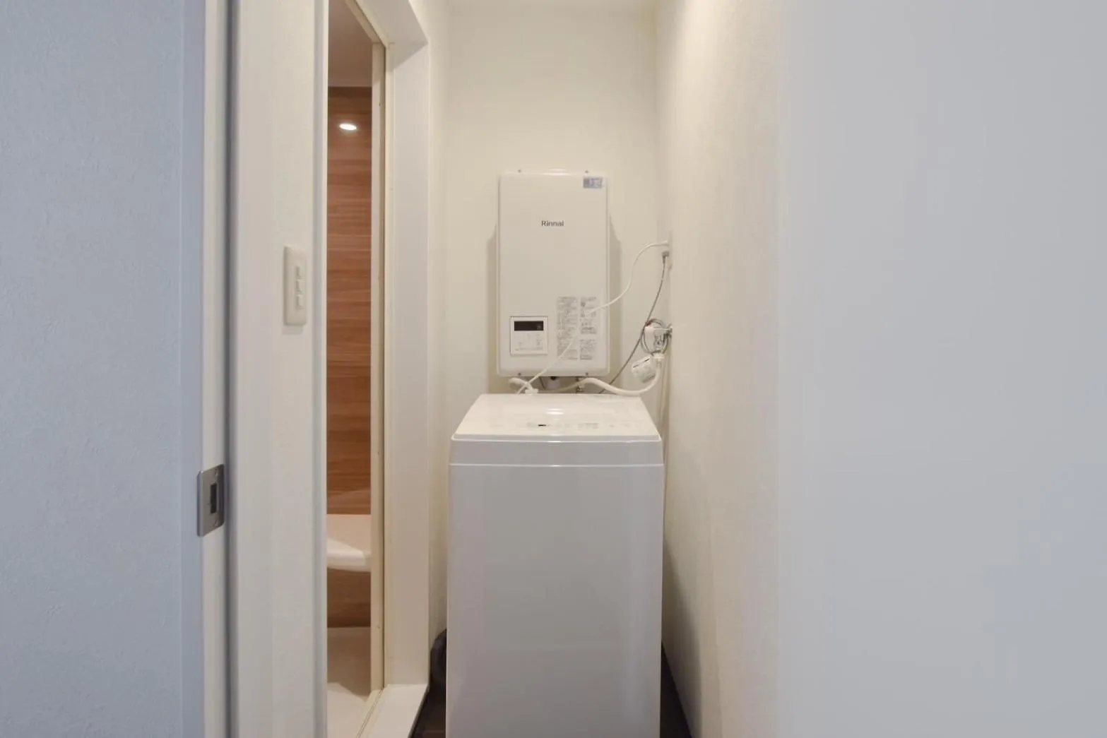 岡田ビル5階 Apartment Tokyo