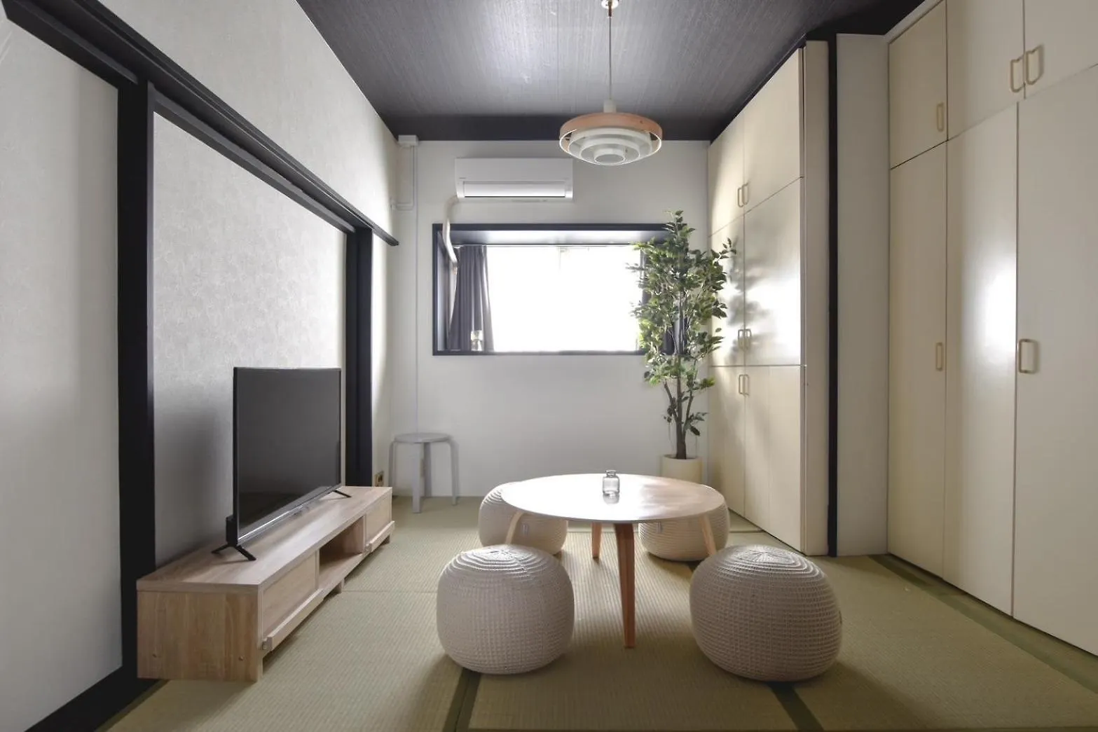 岡田ビル5階 Apartment Tokyo